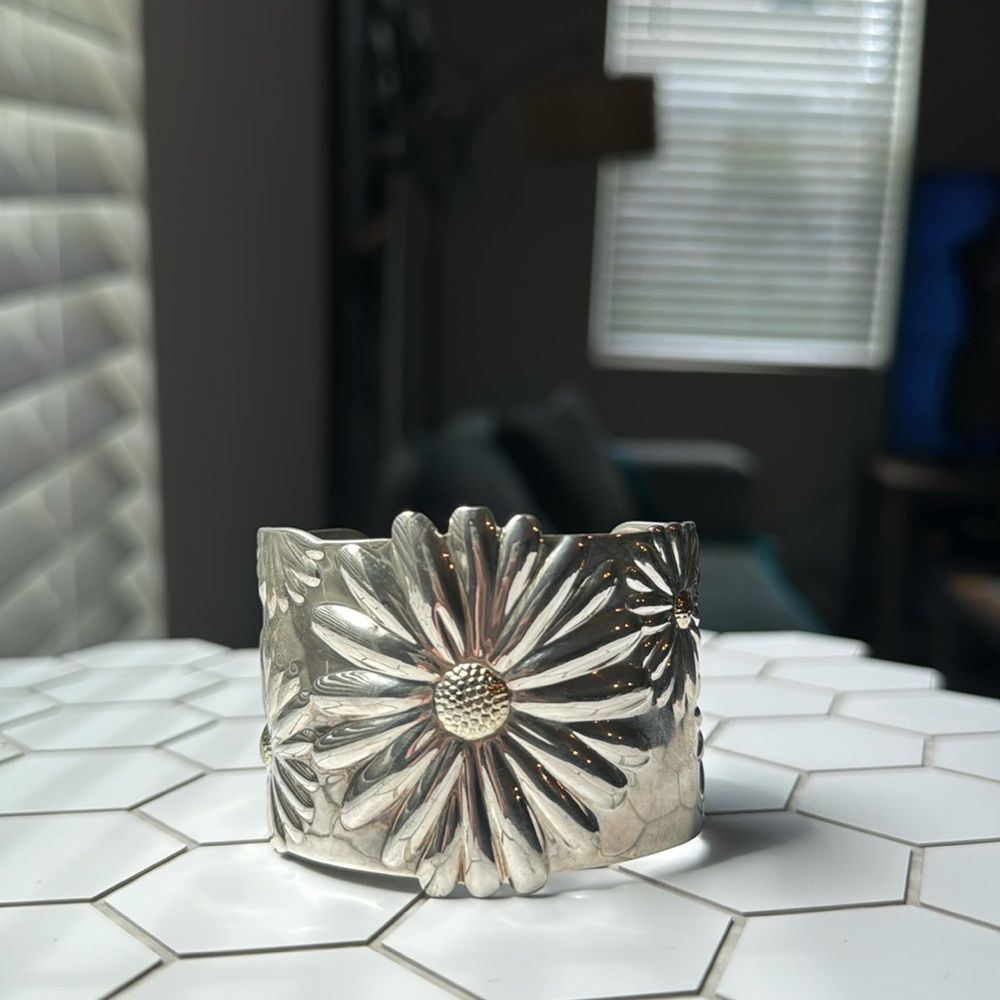 Fabulous Tiffany & Co Daisy Cuff Bracelet